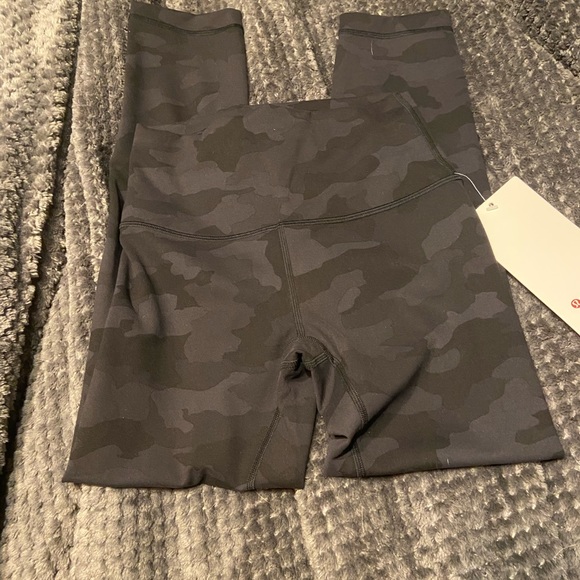Lululemon Wunder train leggings - Picture 2 of 2